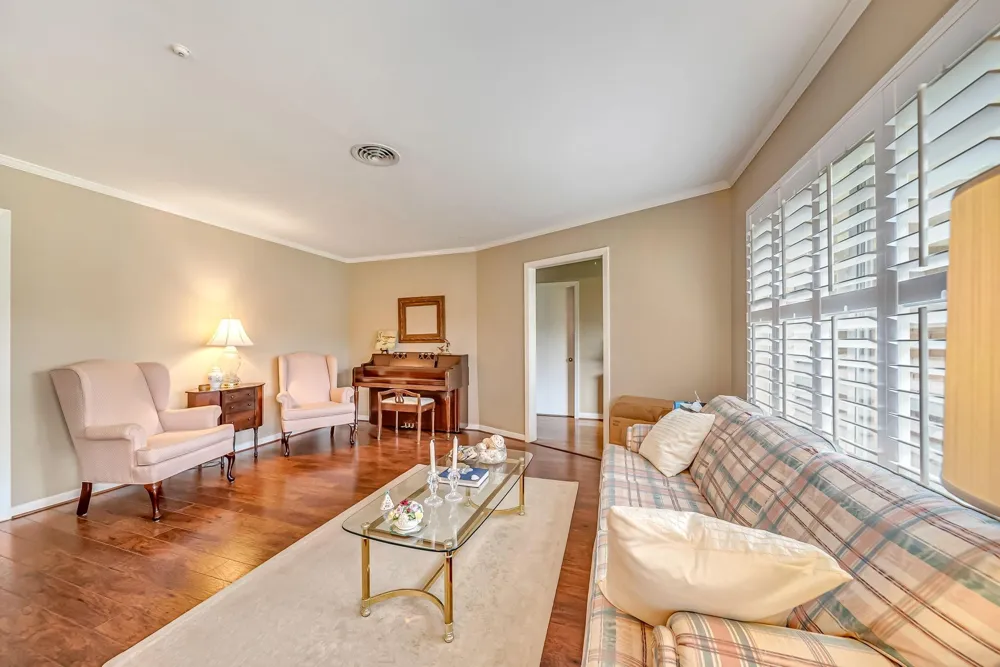 1330 Foxwood Road Houston, TX 77008