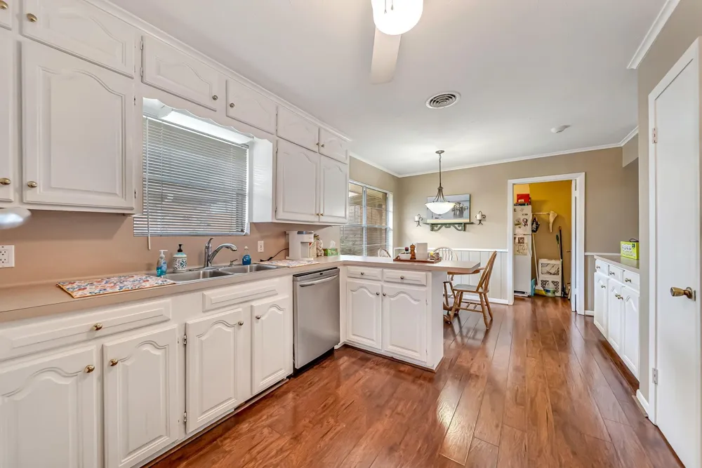 1330 Foxwood Road Houston, TX 77008