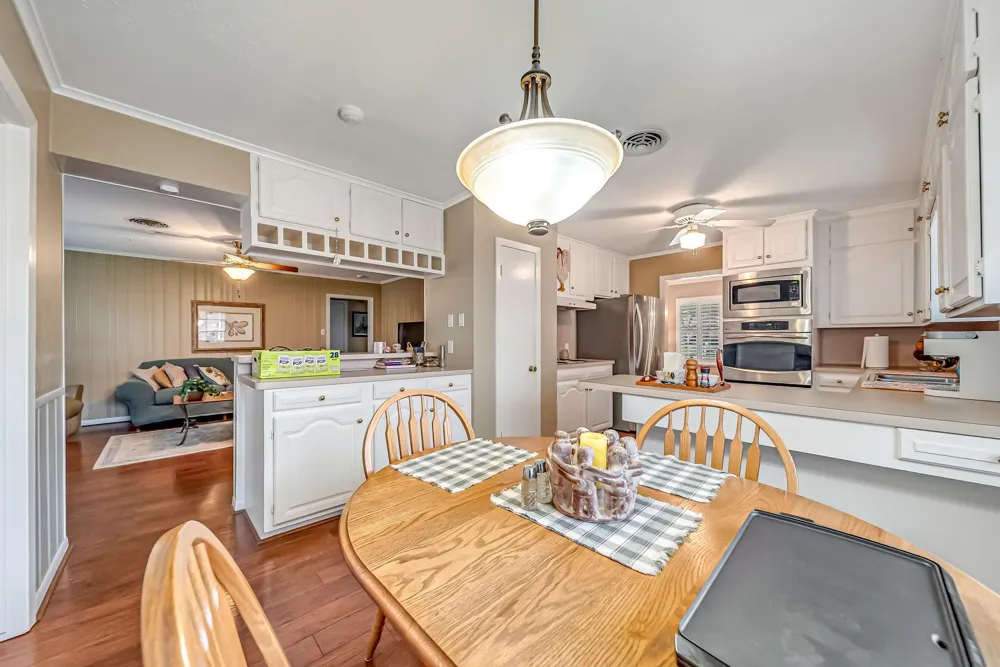 1330 Foxwood Road Houston, TX 77008