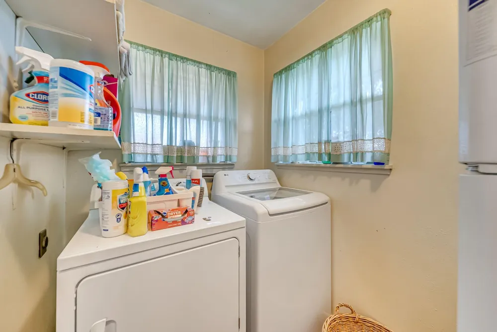 1330 Foxwood Road Houston, TX 77008