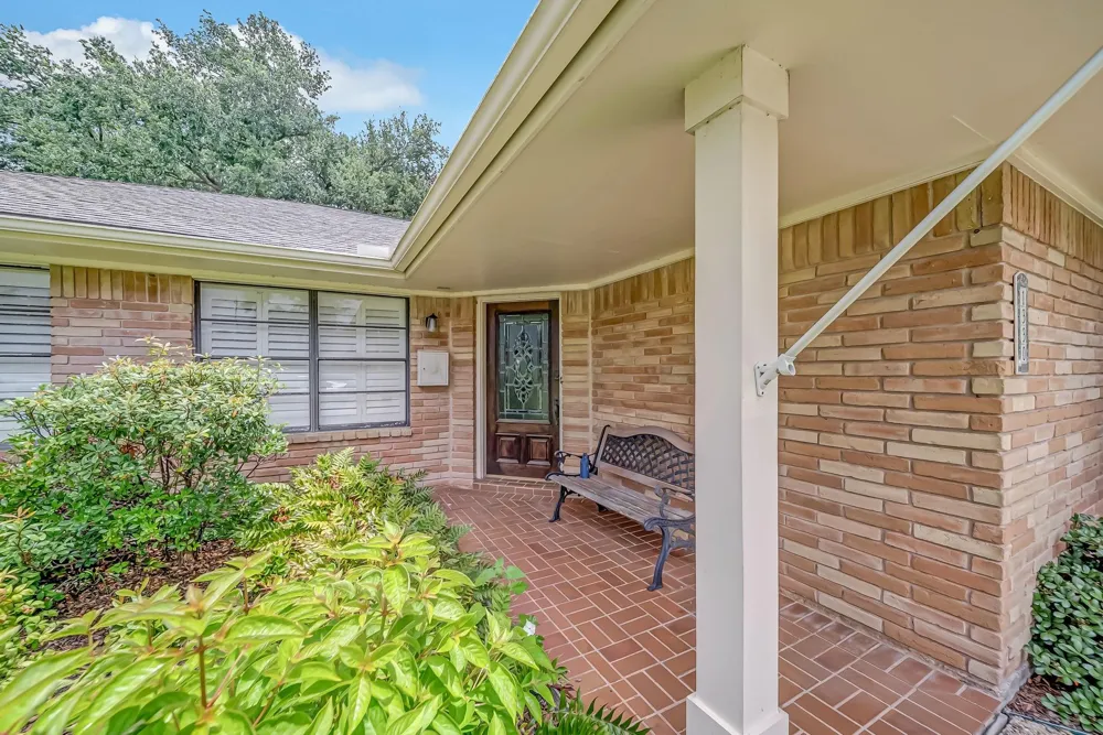 1330 Foxwood Road Houston, TX 77008