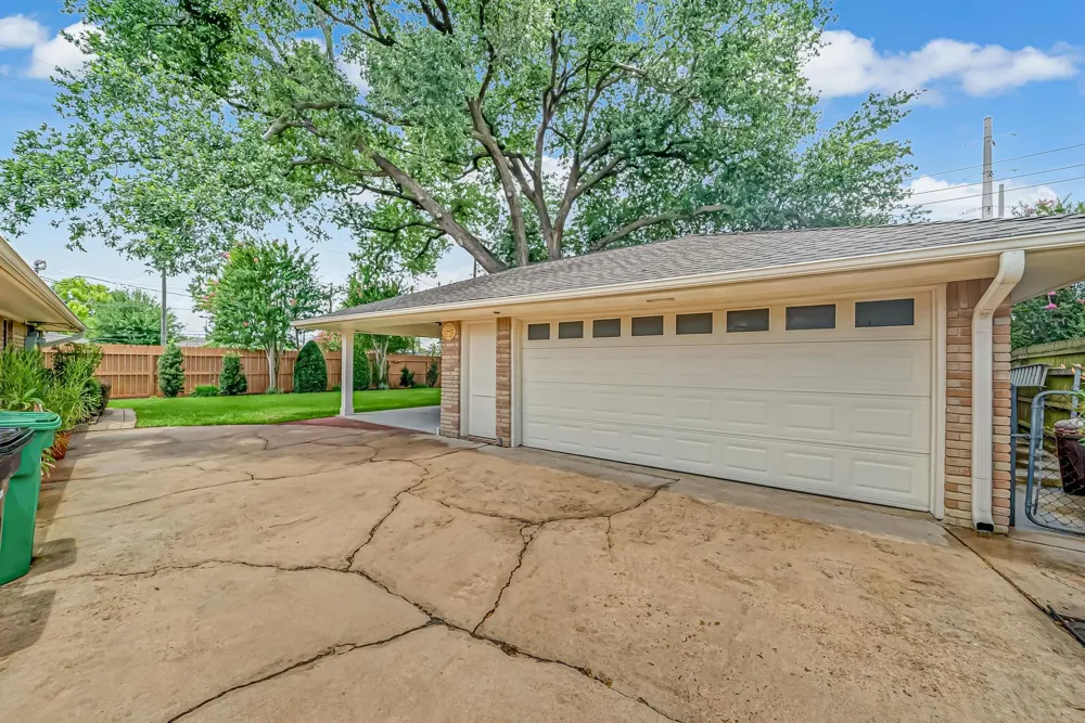 1330 Foxwood Road Houston, TX 77008