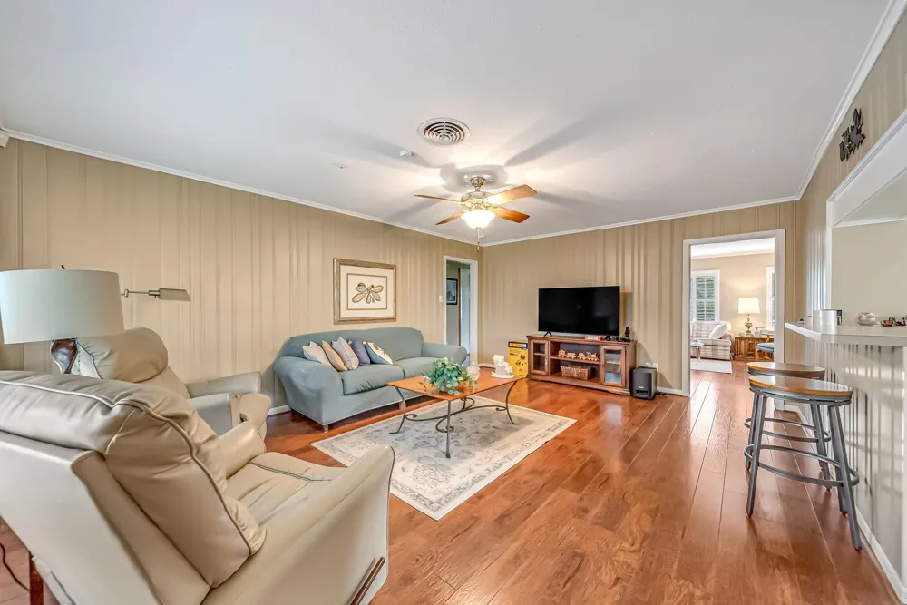 1330 Foxwood Road Houston, TX 77008