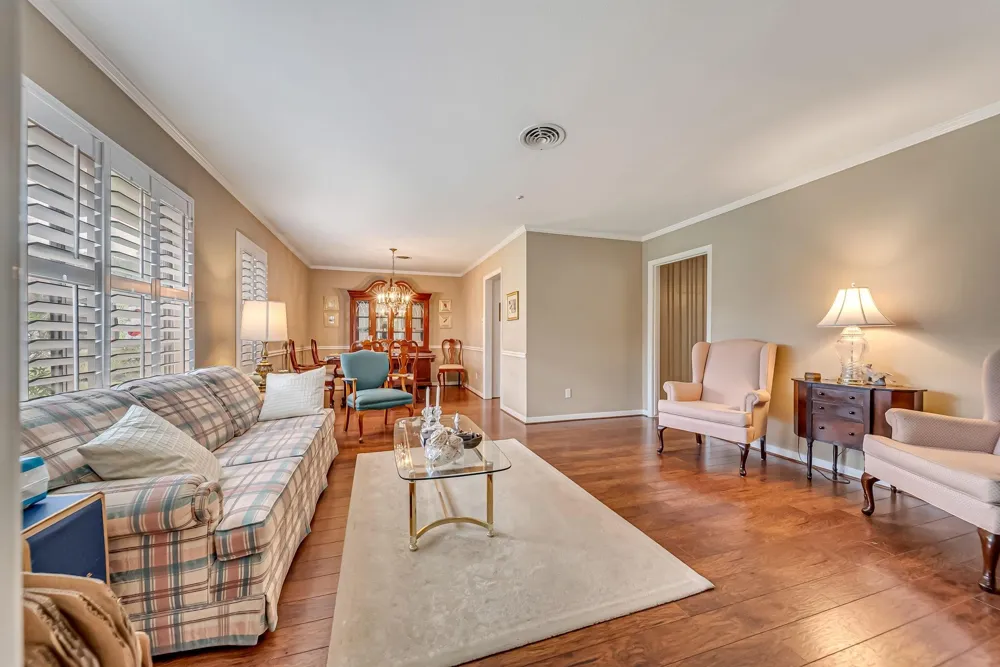 1330 Foxwood Road Houston, TX 77008