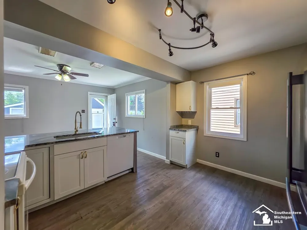 2910 Bailey Avenue Lincoln Park City, MI 48146