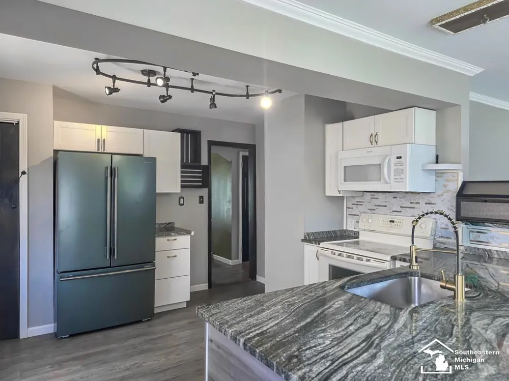 2910 Bailey Avenue Lincoln Park City, MI 48146