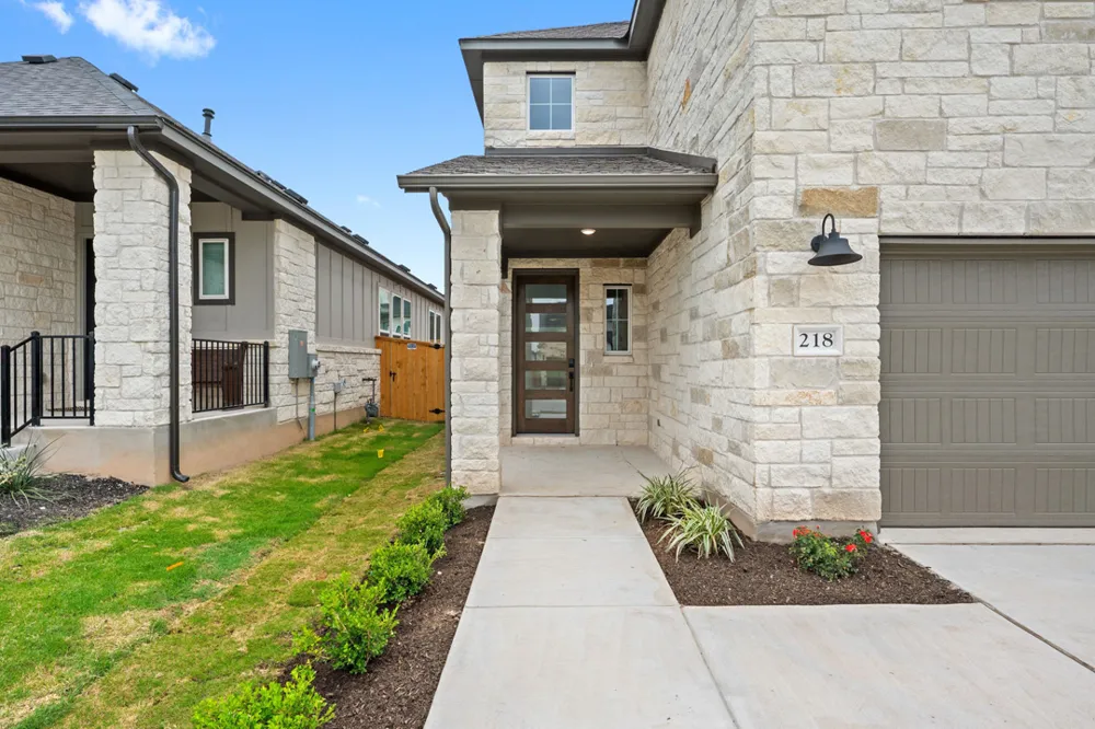 218 Grayson Elm Pass Dripping Springs, TX 78620