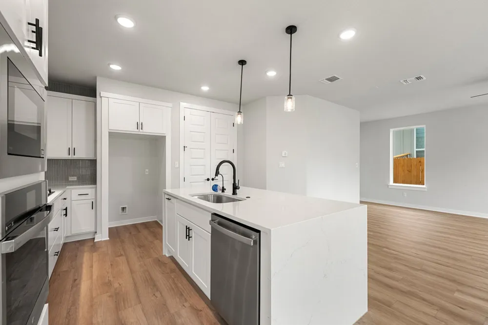 218 Grayson Elm Pass Dripping Springs, TX 78620