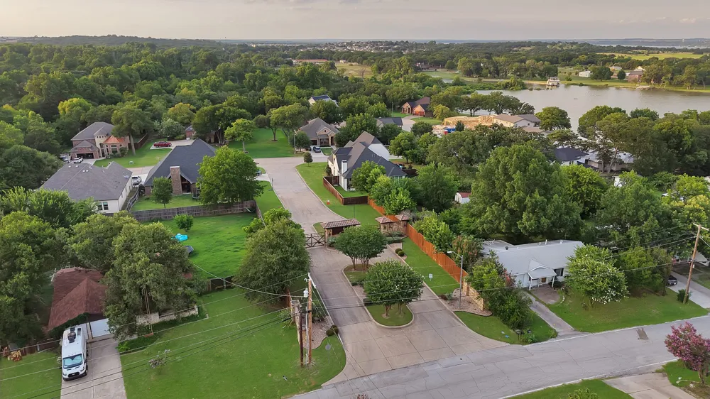 209 Familia Court Azle, TX 76020