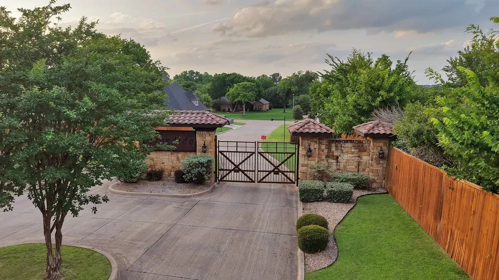 209 Familia Court Azle, TX 76020