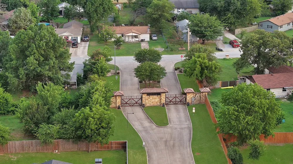 209 Familia Court Azle, TX 76020