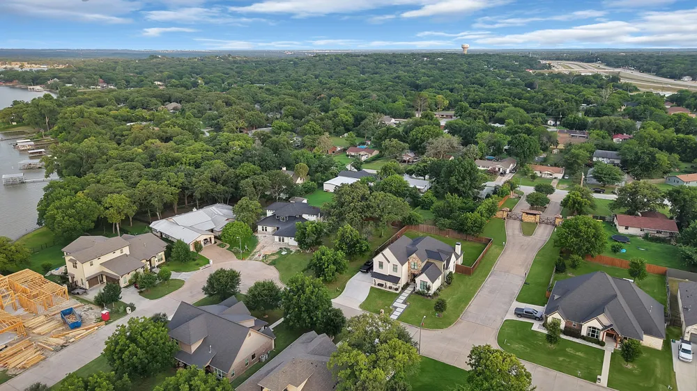 209 Familia Court Azle, TX 76020