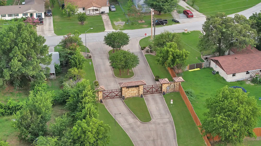 209 Familia Court Azle, TX 76020