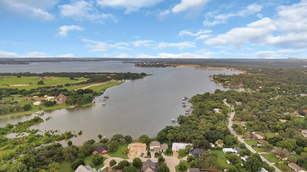 209 Familia Court Azle, TX 76020