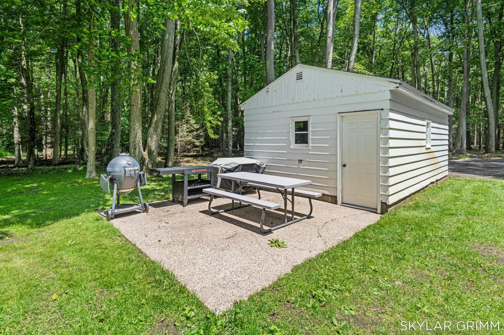 2121 Scenic Drive Muskegon, MI 49445