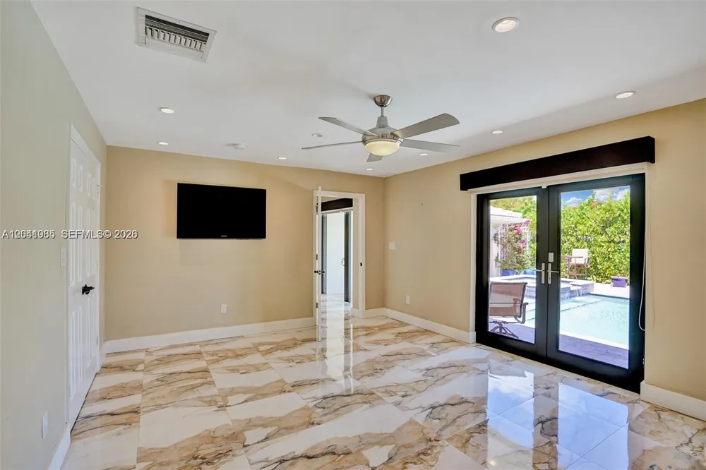 2255 NE 120th St North Miami, FL 33181