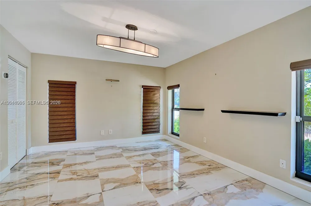 2255 NE 120th St North Miami, FL 33181