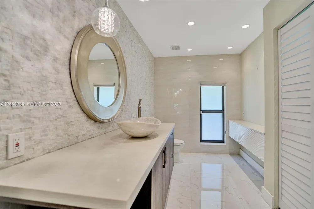 2255 NE 120th St North Miami, FL 33181