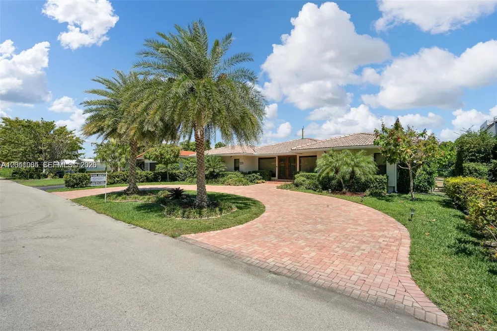 2255 NE 120th St North Miami, FL 33181