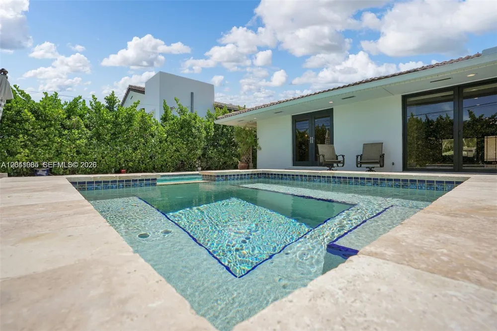2255 NE 120th St North Miami, FL 33181
