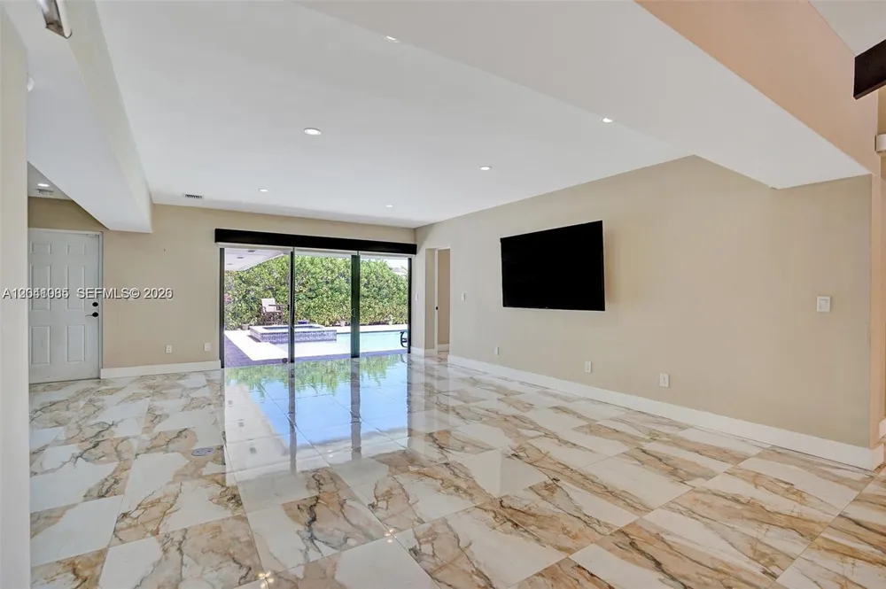 2255 NE 120th St North Miami, FL 33181