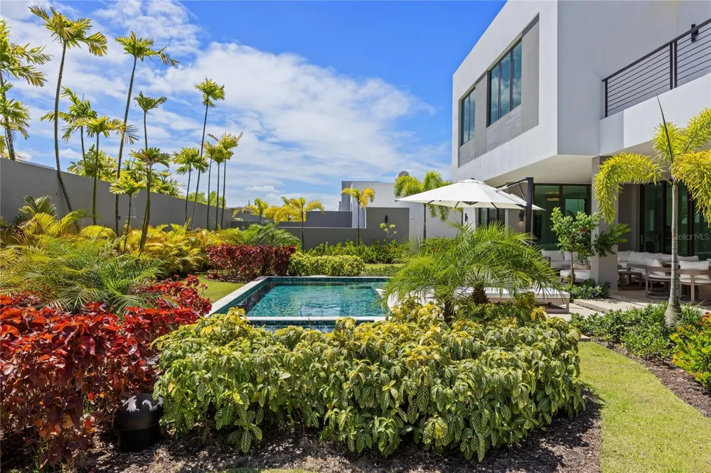 39 THE ISLES Dorado, PR 00646