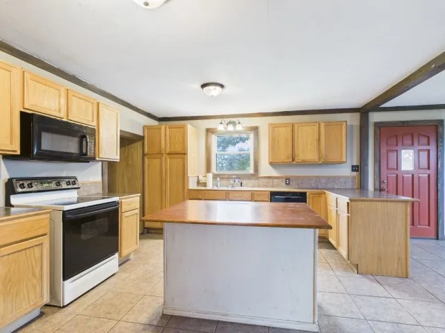 29118 State Highway 19 Athens, TX 75752