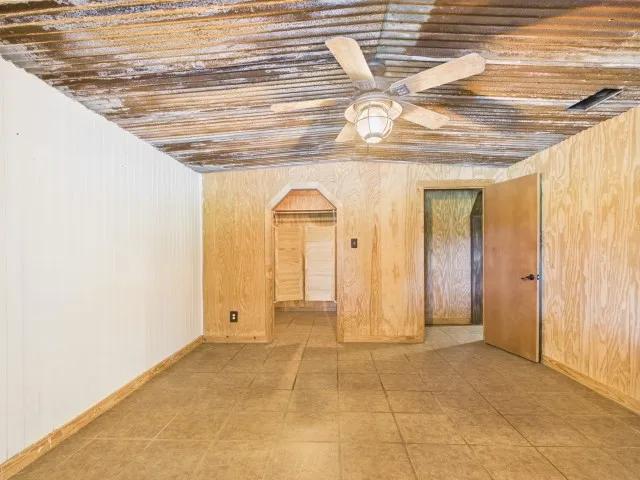 29118 State Highway 19 Athens, TX 75752
