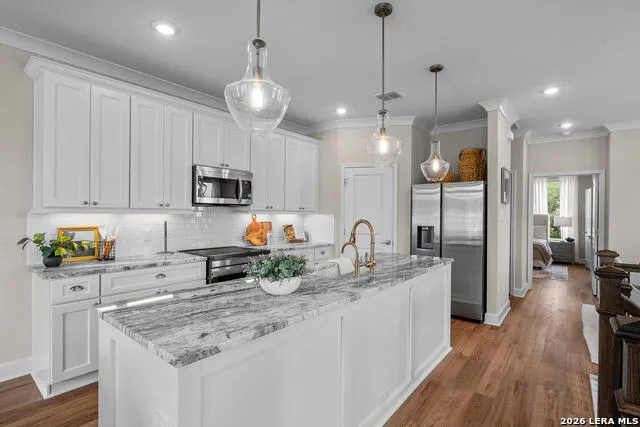 7015 Friedrich Ridge San Antonio, TX 78256