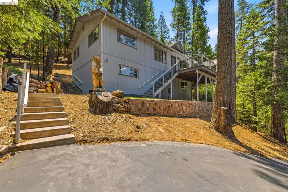 24223 Kalanu Pl Mi Wuk Village, CA 95346