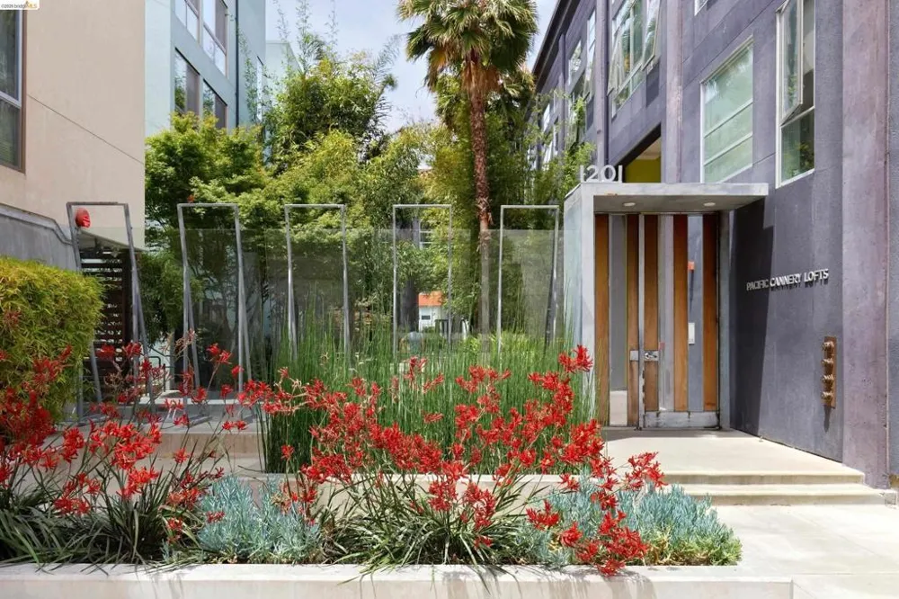 1201 Pine St #315 Oakland, CA 94607