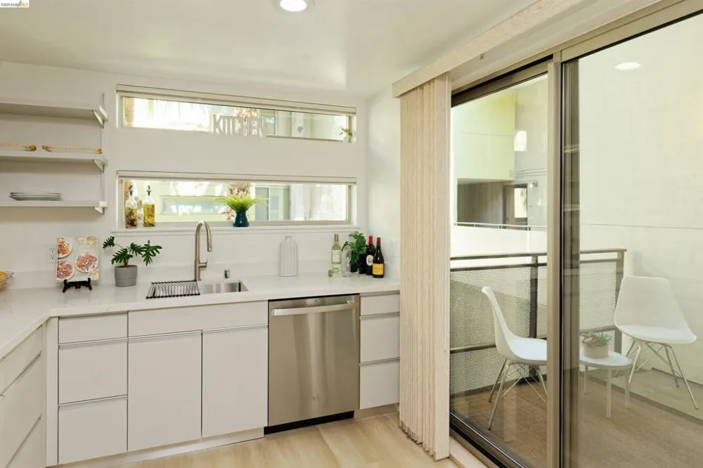 1201 Pine St #315 Oakland, CA 94607
