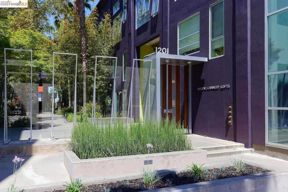 1201 Pine St #315 Oakland, CA 94607