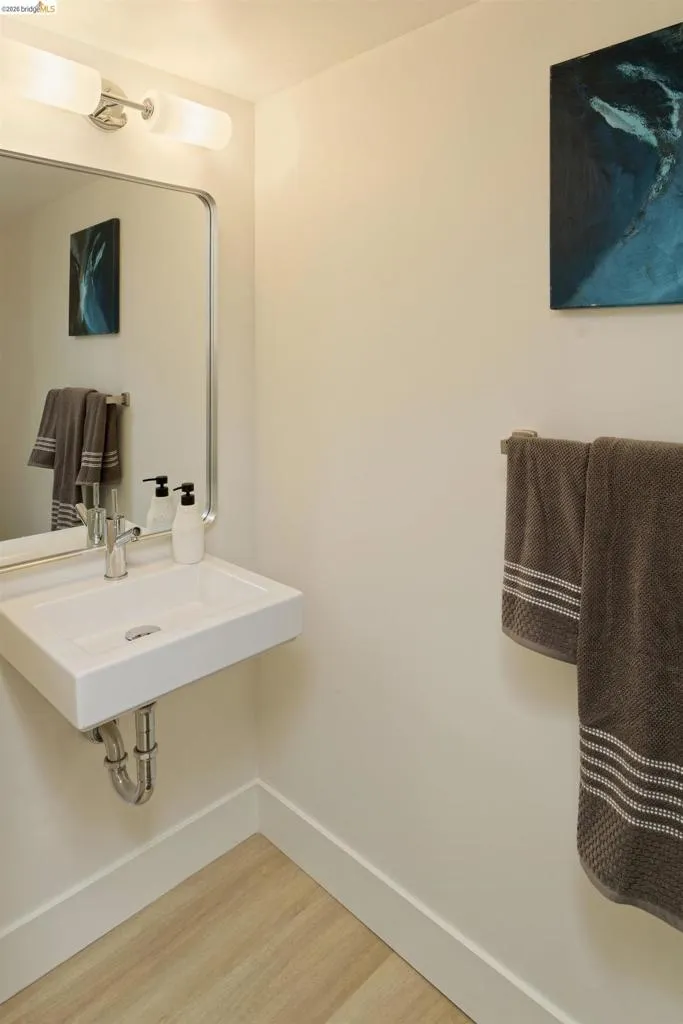 1201 Pine St #315 Oakland, CA 94607