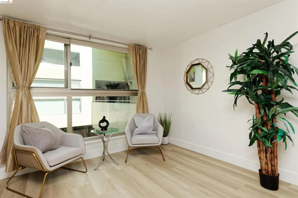 1201 Pine St #315 Oakland, CA 94607