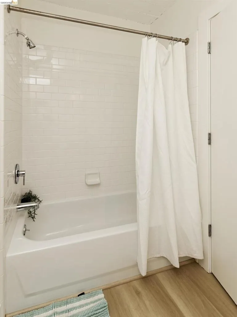 1201 Pine St #315 Oakland, CA 94607