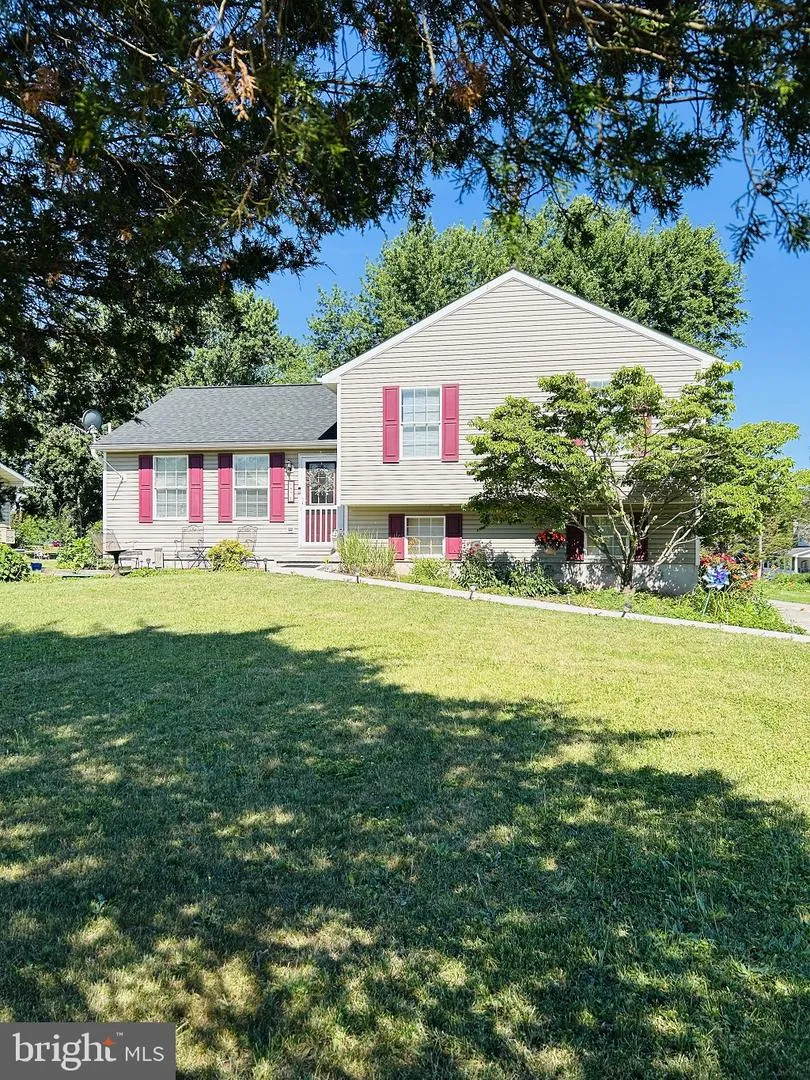 571 HOOKER DRIVE Gettysburg, PA 17325