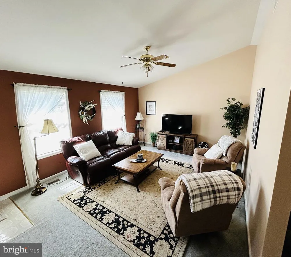 571 HOOKER DRIVE Gettysburg, PA 17325