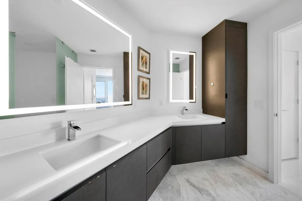 851 NE 1st Avenue #2410 Miami, FL 33132