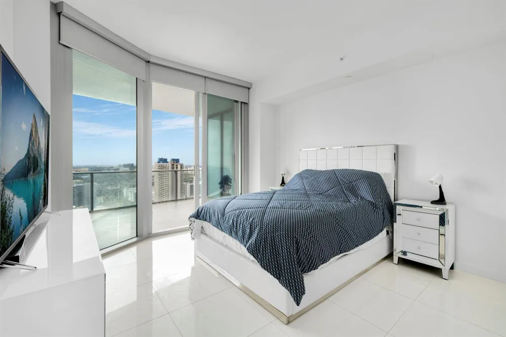 851 NE 1st Avenue #2410 Miami, FL 33132