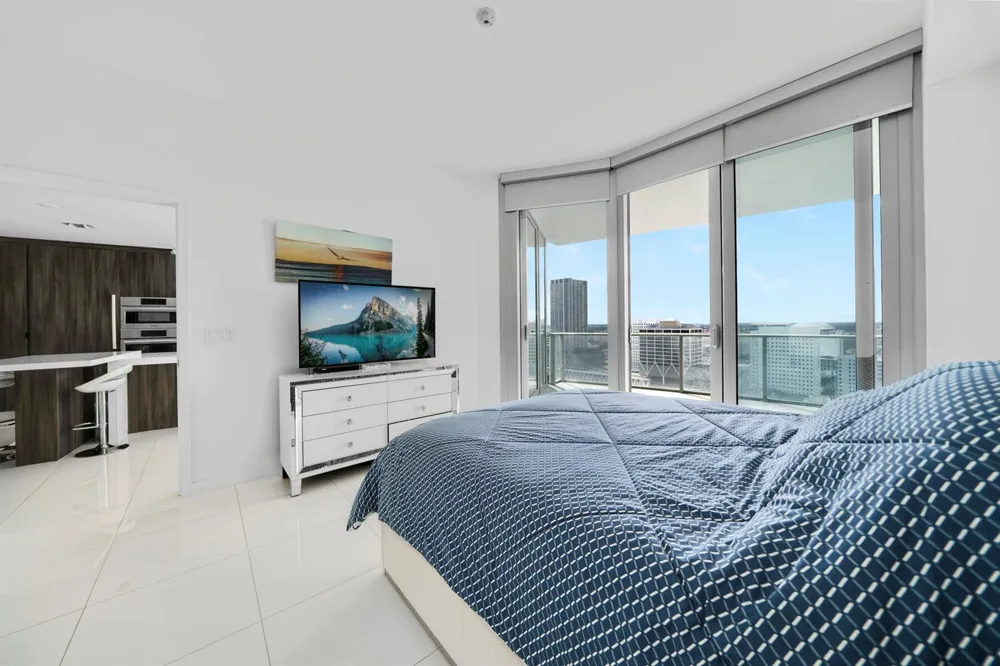 851 NE 1st Avenue #2410 Miami, FL 33132