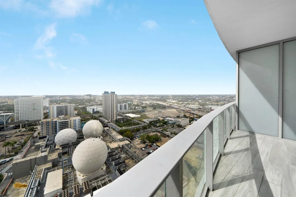 851 NE 1st Avenue #2410 Miami, FL 33132