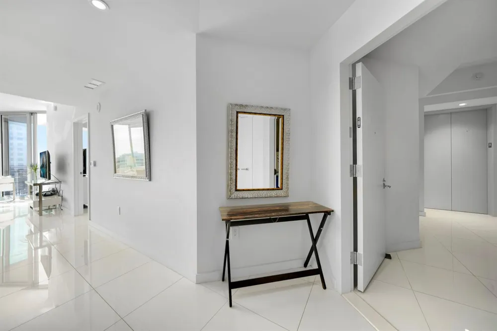 851 NE 1st Avenue #2410 Miami, FL 33132