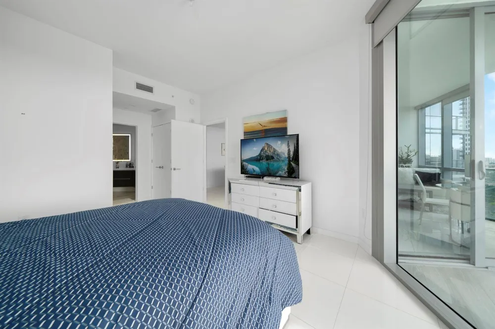 851 NE 1st Avenue #2410 Miami, FL 33132