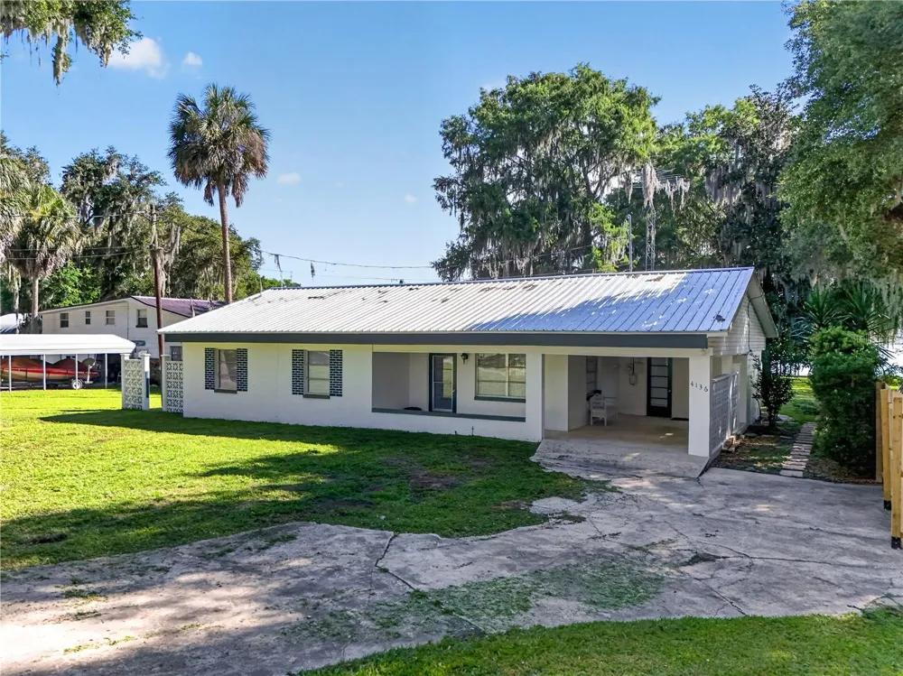 4136 CR 400 Lake Panasoffkee, FL 33538