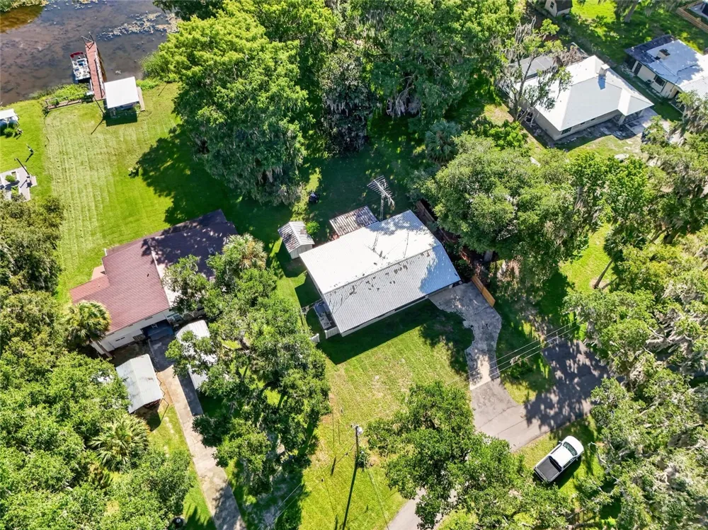 4136 CR 400 Lake Panasoffkee, FL 33538
