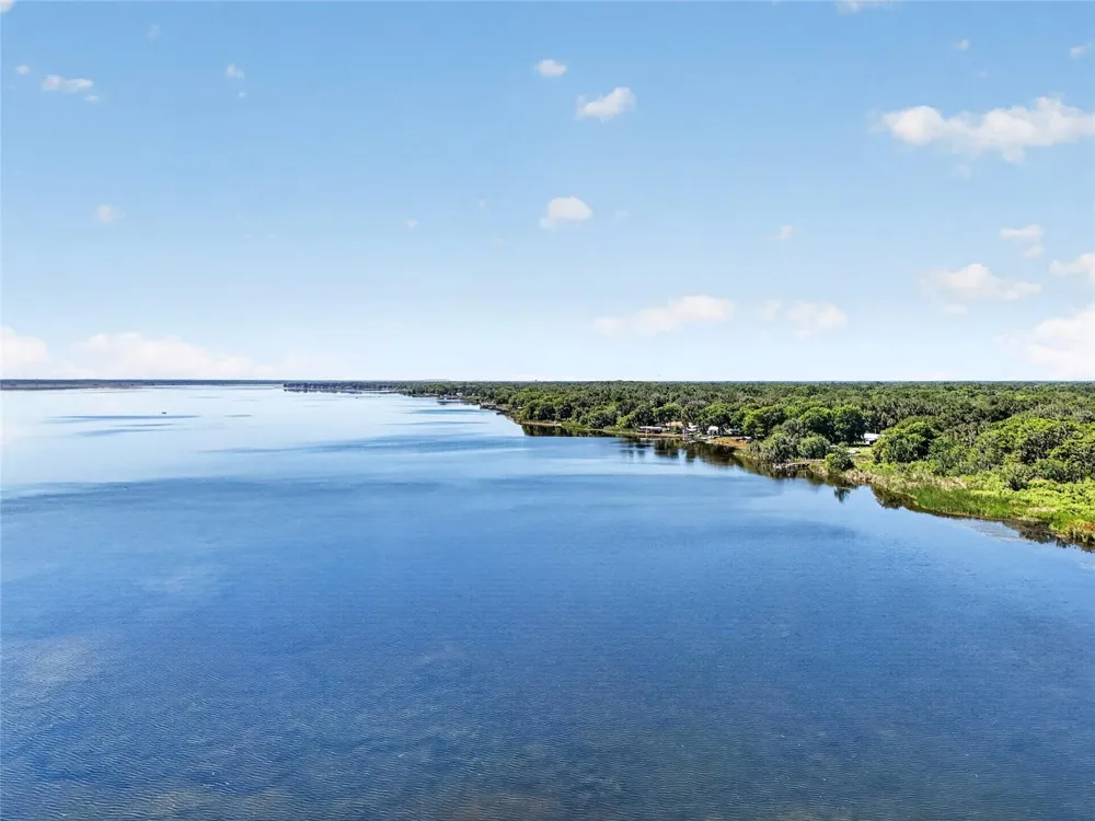4136 CR 400 Lake Panasoffkee, FL 33538