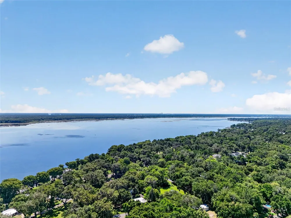 4136 CR 400 Lake Panasoffkee, FL 33538