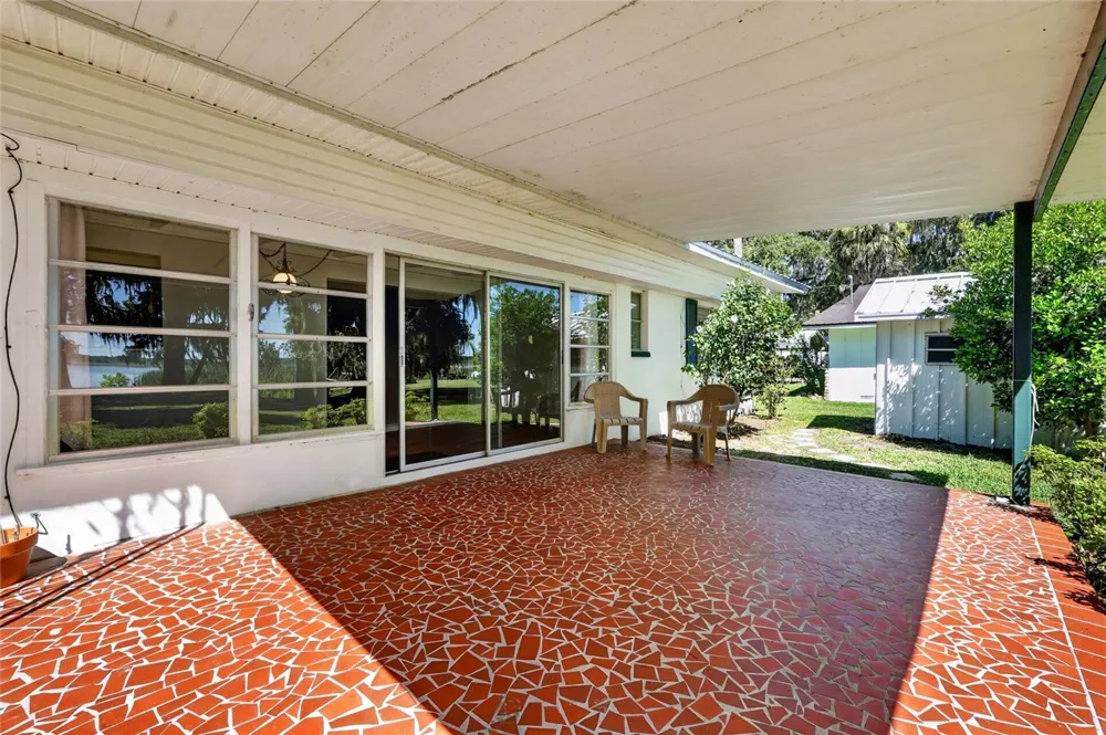 4136 CR 400 Lake Panasoffkee, FL 33538