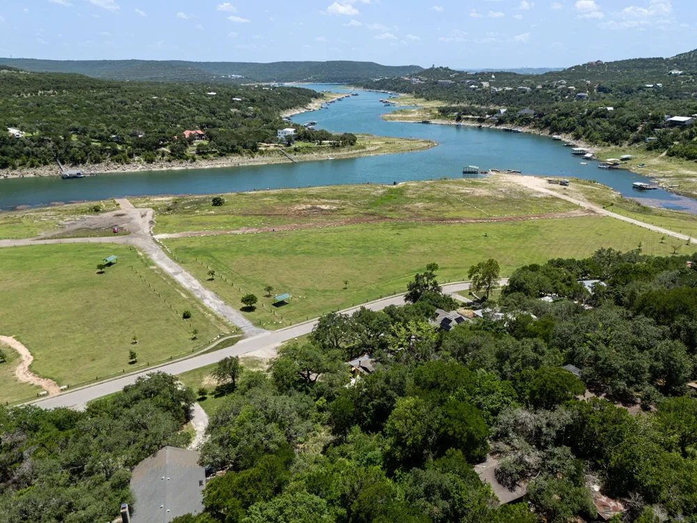 10506 Lakeside Drive Jonestown, TX 78645